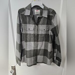 Fjallraven gray and green flannel shirt sz small,  excellent condition